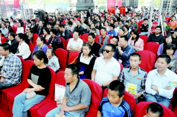 中国人均收入城市_城市人均月收入(3)