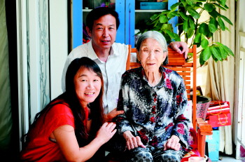 报记者 赵菲菲 摄   王俊华有一个崇尚文明,积极进取,相敬相爱的家庭